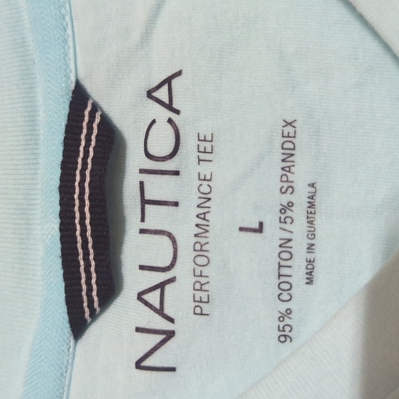 Nautica Slim Fit V-Neck Tee Size L MSRP 24.99 Pre-owned Excellent - Picture 3 of 3